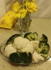 karnabahar brokoli brüksel lahanası yiyen erkek