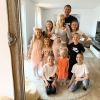 9 tane çocuğu olan isveçli çift