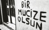 yazarların hayatını özetleyen duvar yazıları / #1370649