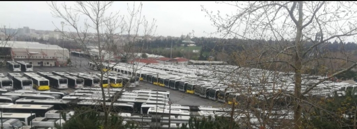 ibb nin metrobüsleri garajda bekletmesi