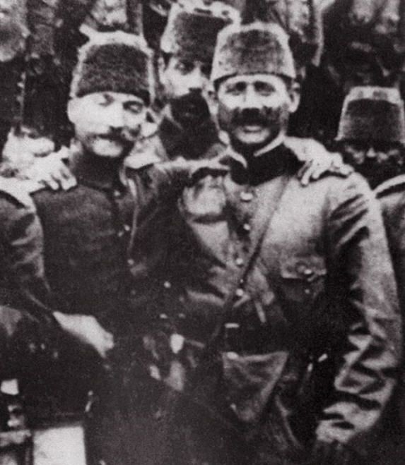 atatürk ün keyifle gülümseme fotoğrafı
