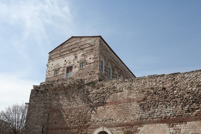 800 yıllık tekfur sarayına asansör yapmak