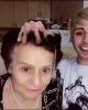 anneannesinin başında yumurta kıran ergen / #2042606