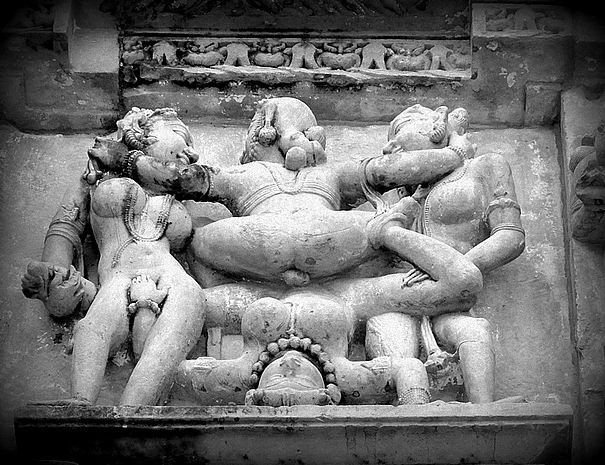 hindistanda orgy partisi temalı tapınak