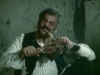sevgilisinin yanında kibar kibar yemek yiyen erkek / #1813529