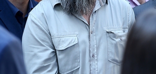 Çelik'in Yeni İmajı Görenleri Hayrete Düşürdü