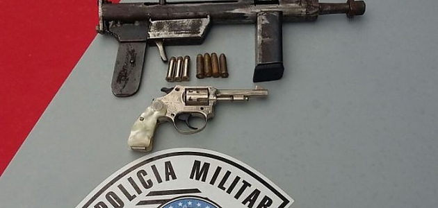 Rus ve Güney Amerikalı Polislerin Hapishane Aramalarında Ele Geçirdikleri 22 El Yapımı Silah
